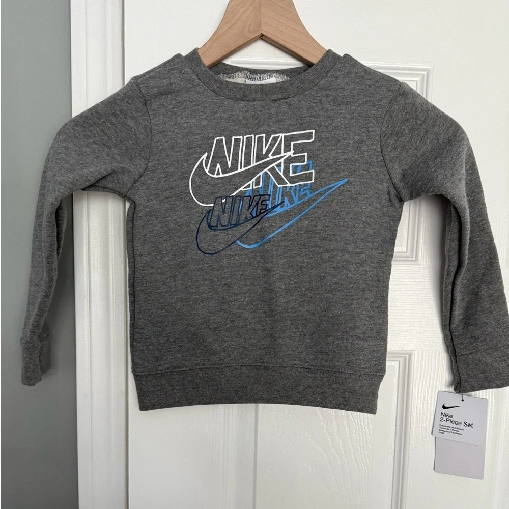 Nike boys Gray Crewneck